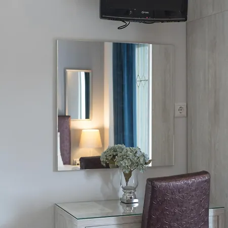 Han/Misafirhane Anais