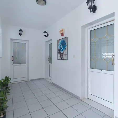 Han/Misafirhane Anais